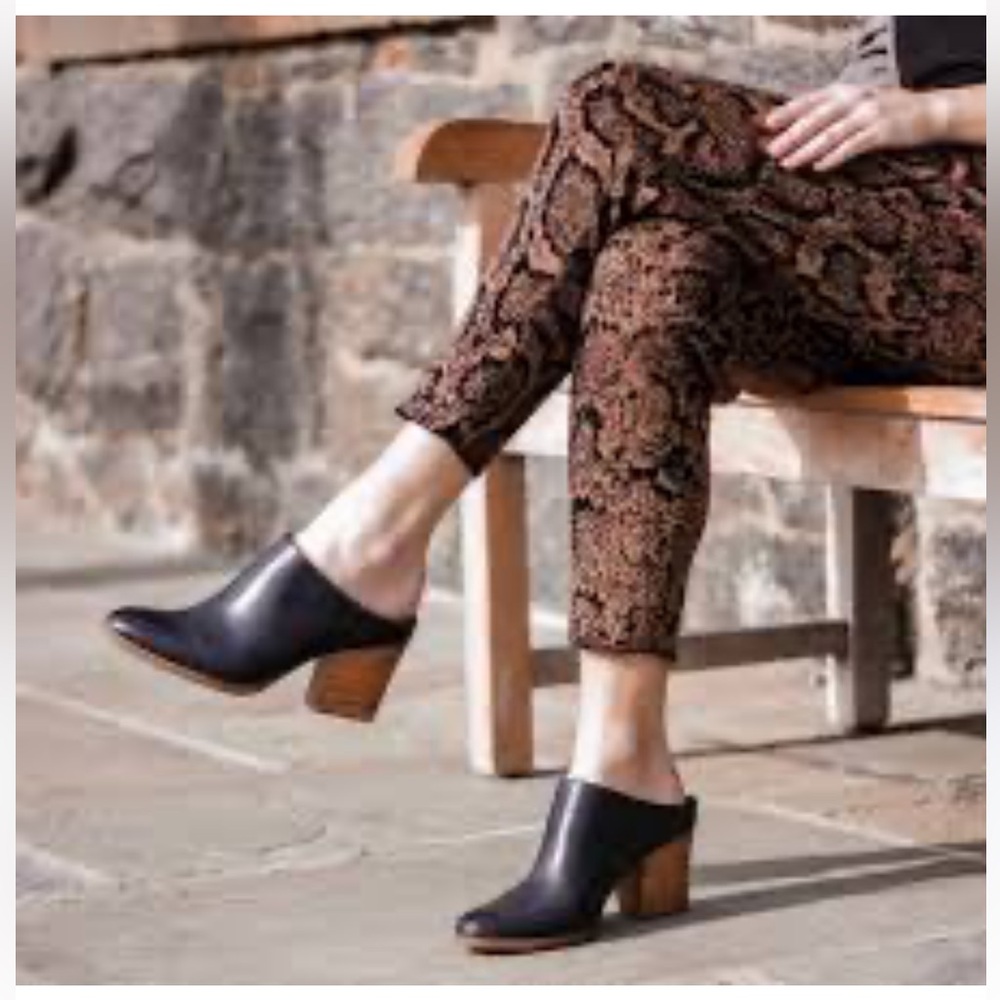 Born Black Leather Women's Mules with Wooden Heel - Picture 8 of 8
